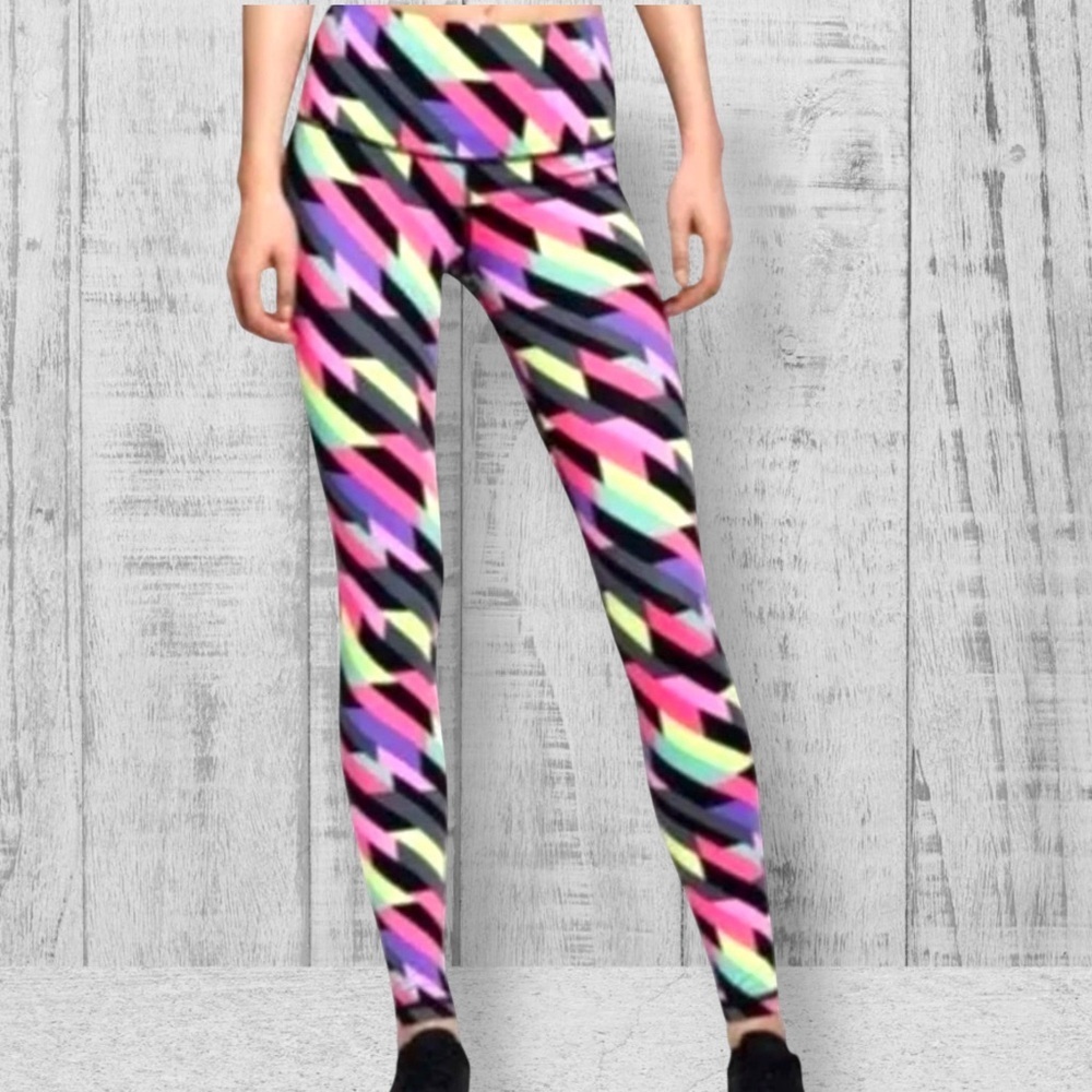 🌺VICTORIA SECRET GEOMETRIC KNOCKOUT VSX LEGGINGS